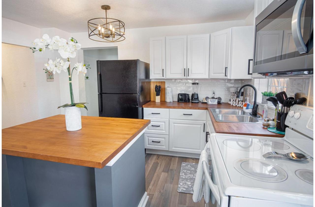 Charming 4Br2Ba Only 5 Mins Downtown Riverwalk サンアントニオ エクステリア 写真