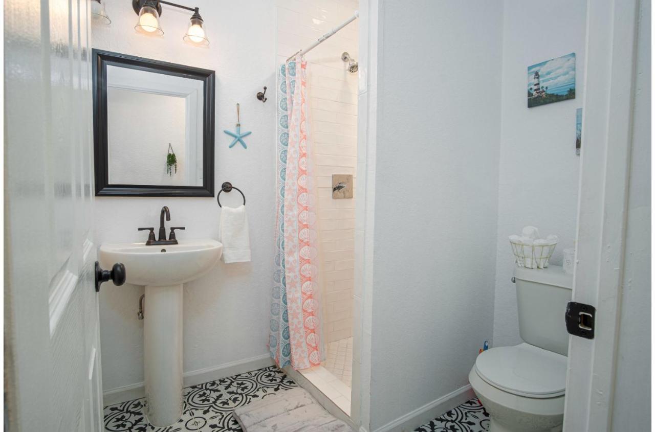 Charming 4Br2Ba Only 5 Mins Downtown Riverwalk サンアントニオ エクステリア 写真