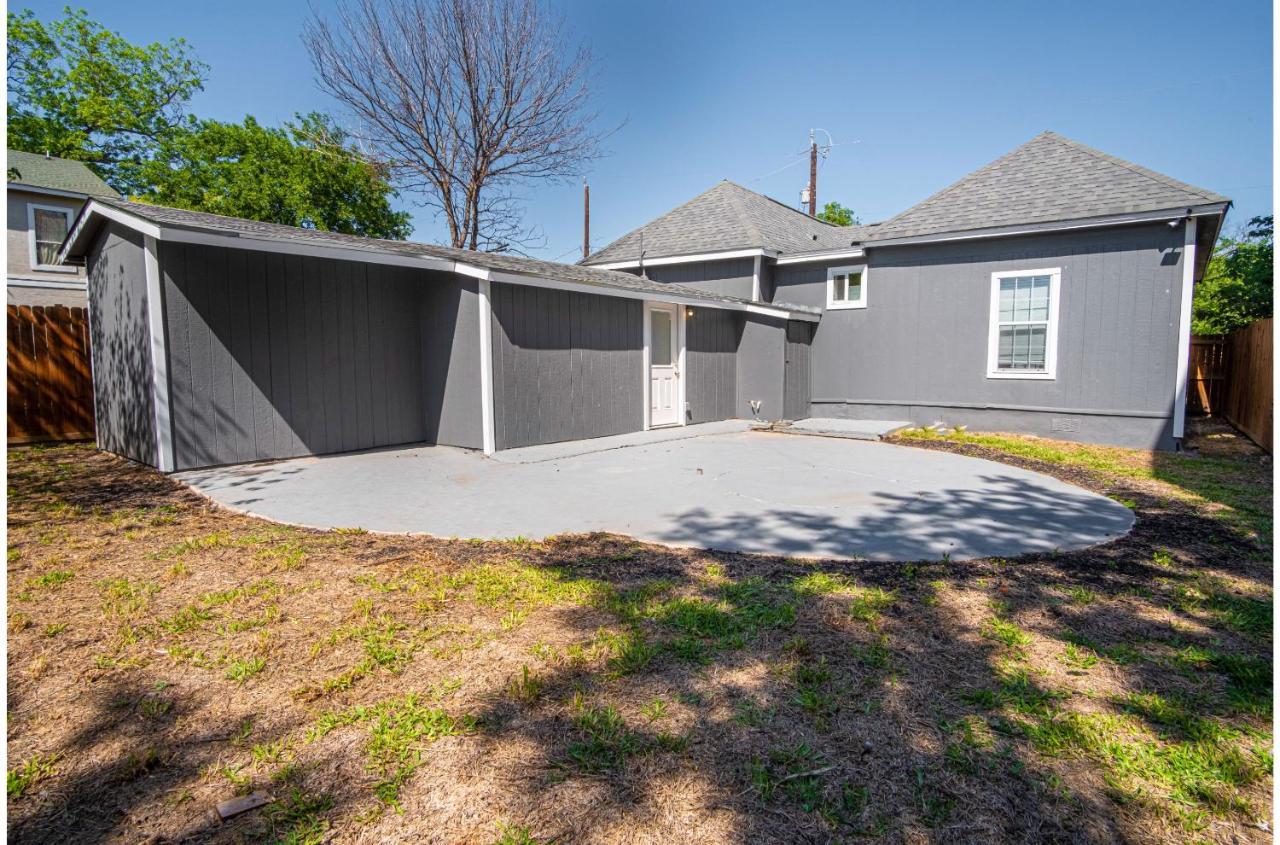 Charming 4Br2Ba Only 5 Mins Downtown Riverwalk サンアントニオ エクステリア 写真