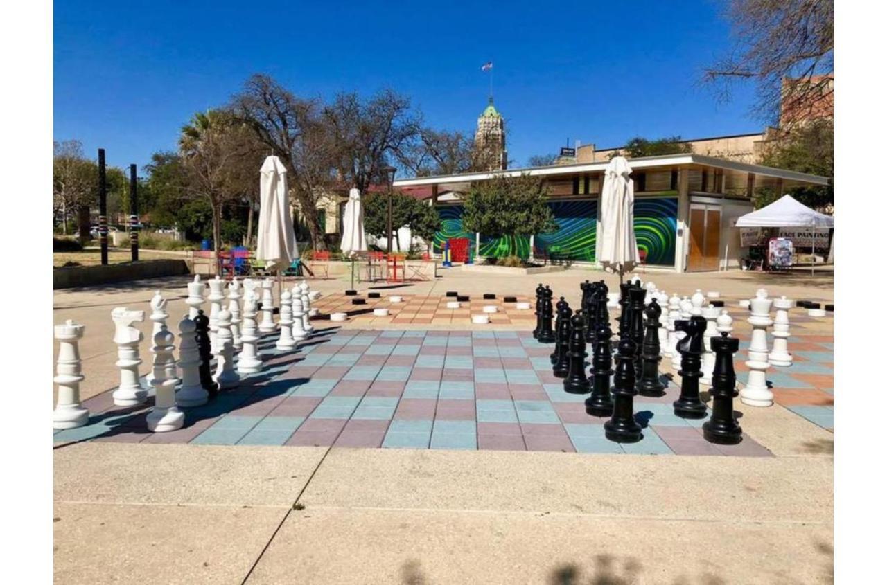 Charming 4Br2Ba Only 5 Mins Downtown Riverwalk サンアントニオ エクステリア 写真