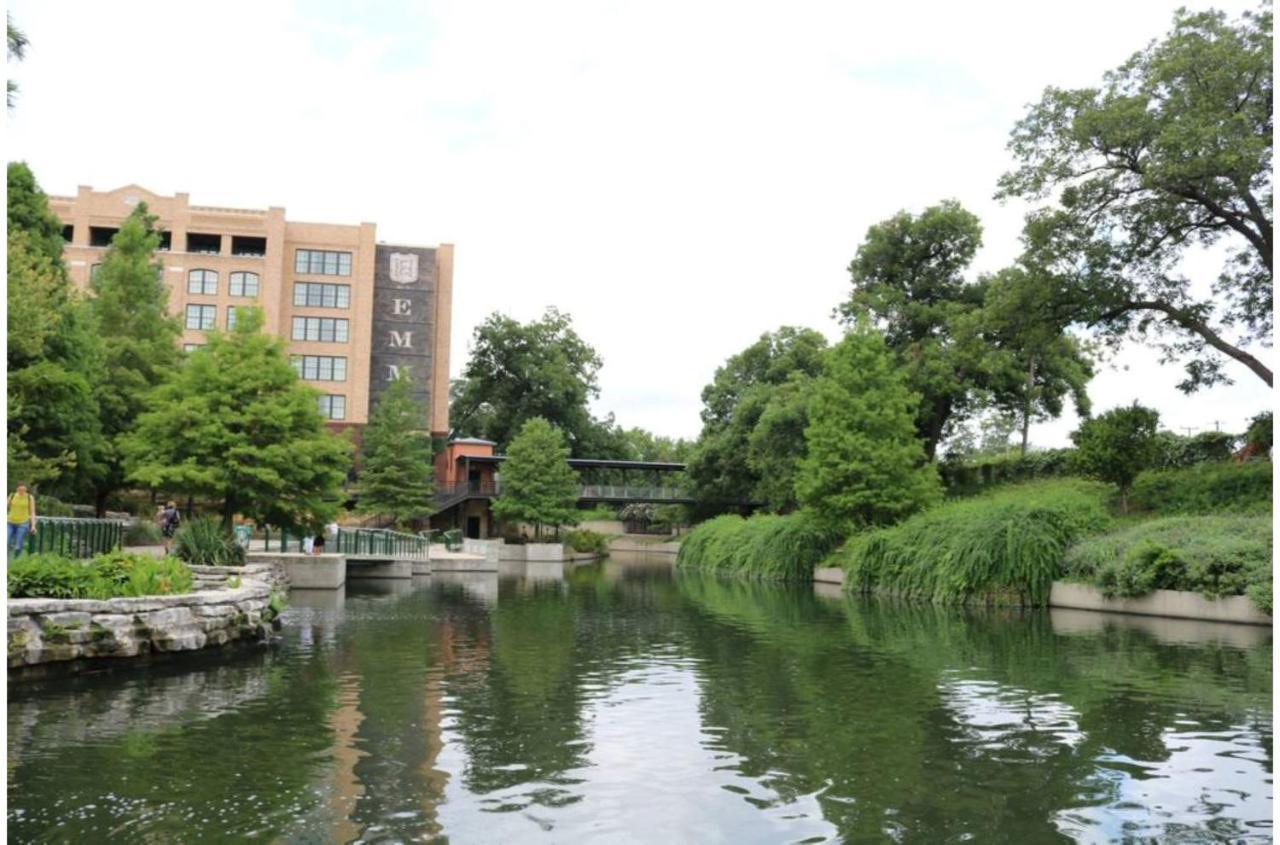Charming 4Br2Ba Only 5 Mins Downtown Riverwalk サンアントニオ エクステリア 写真